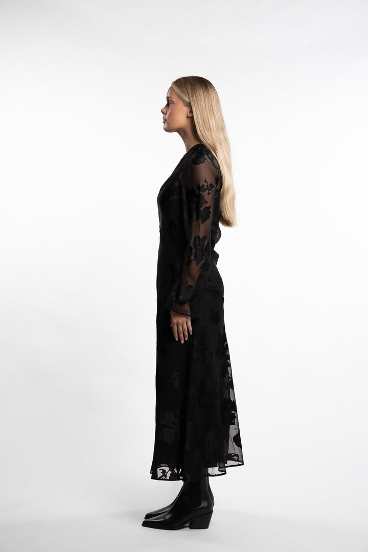 Samadeleine Dress 15311- Black Blooming Burnout