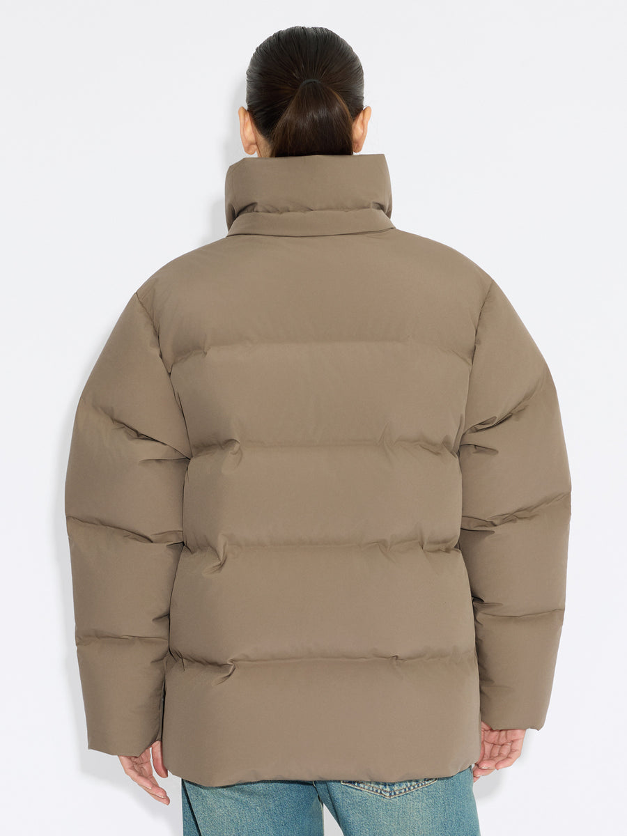 Besseggen Down Jacket- Dk sand