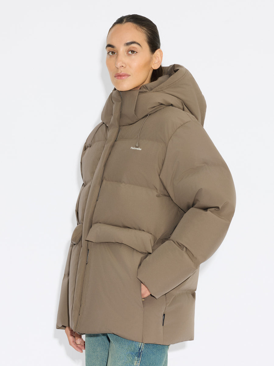 Besseggen Down Jacket- Dk sand