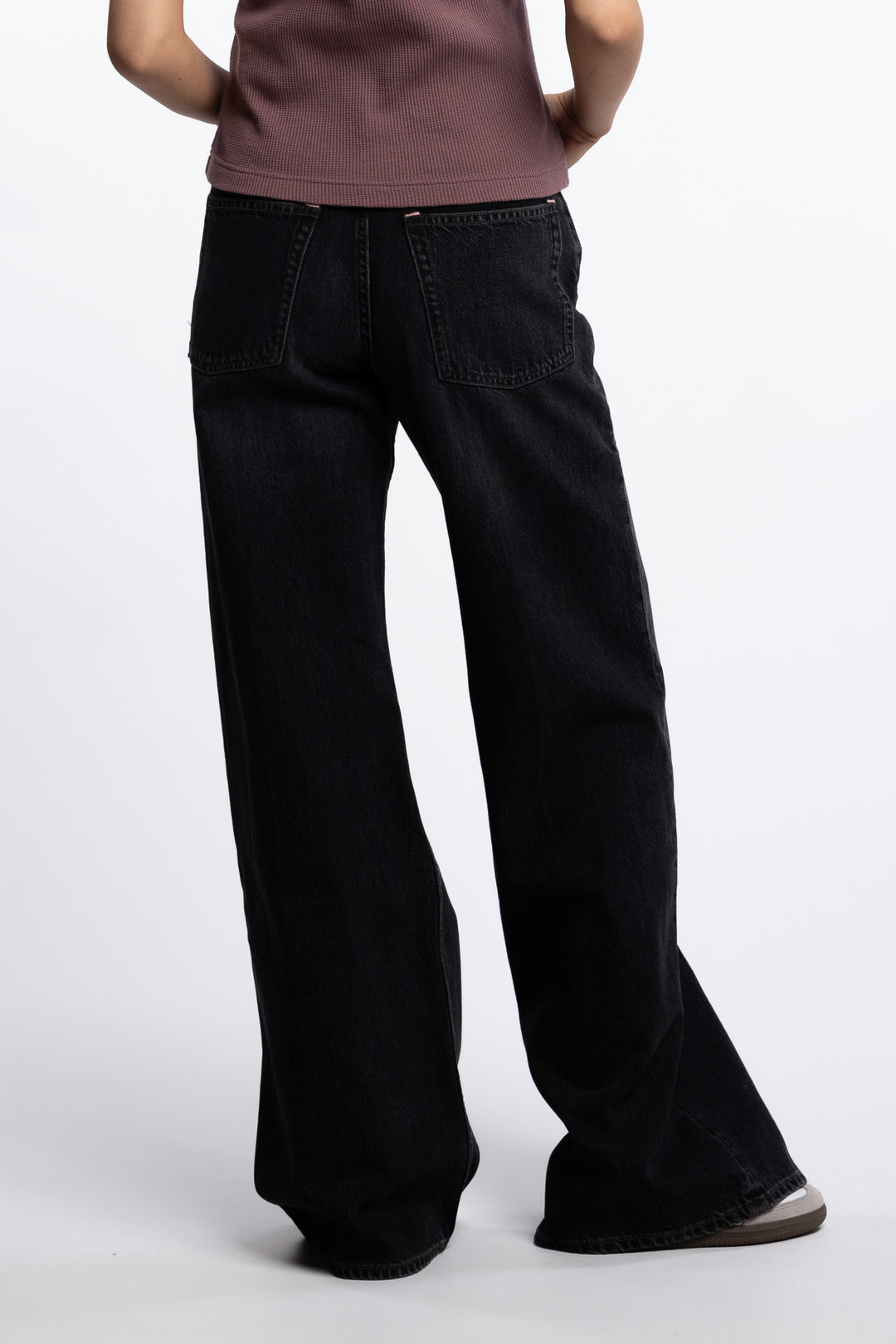 2022  Relaxed fit -Vintage Black