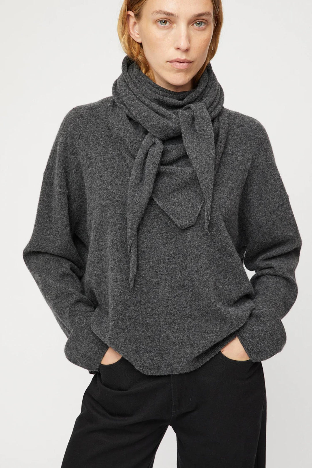 Momento Scarf- Graphite