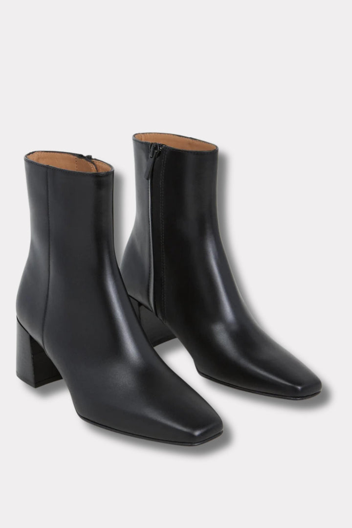 Cay Leather- Black
