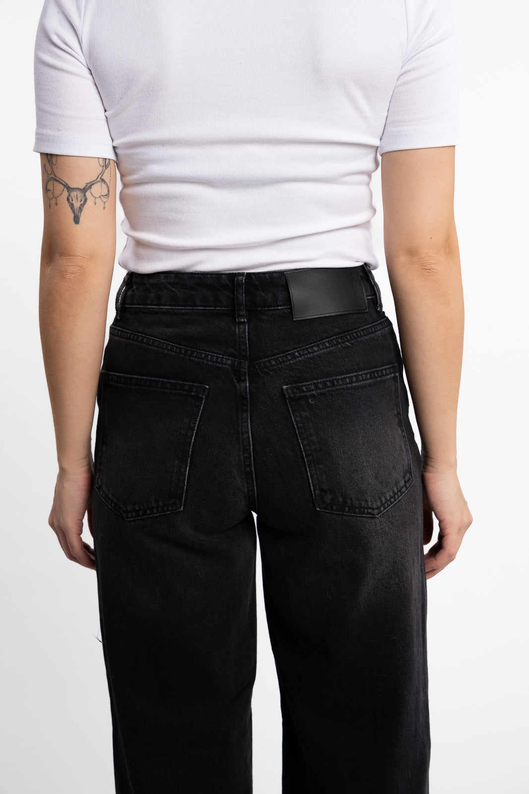 W Wide Jeans- Black Washed