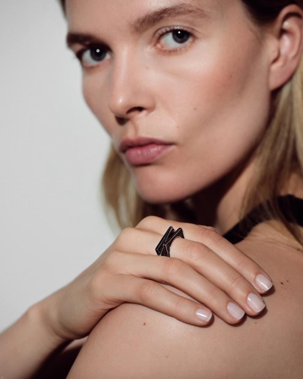 Sleek Ring Top Black Spinel-Smykker-Bogartstore
