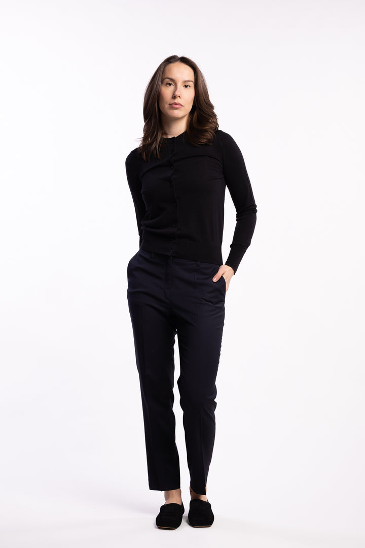 Merino R-Neck Sweater- Black