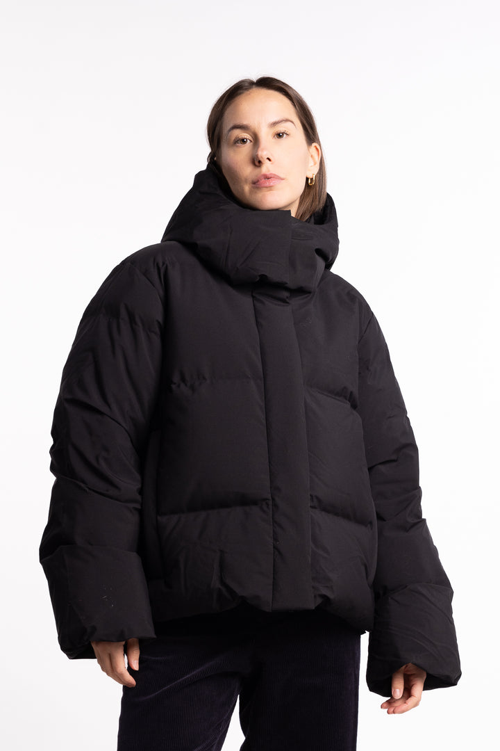 Selje Down Jacket- Black