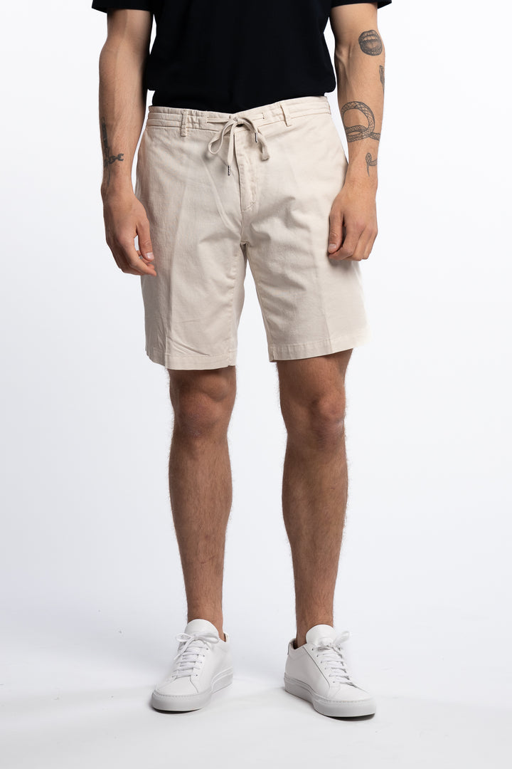 Capri Shorts Off-White