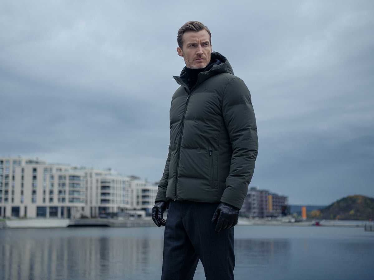 Bolt Jacket Night Olive - modellbilde