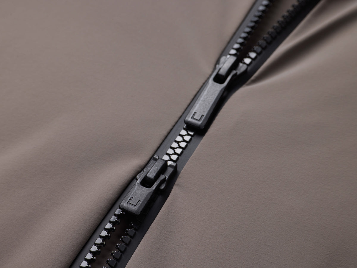 Phantom Down Jacket Dark Sand detalj