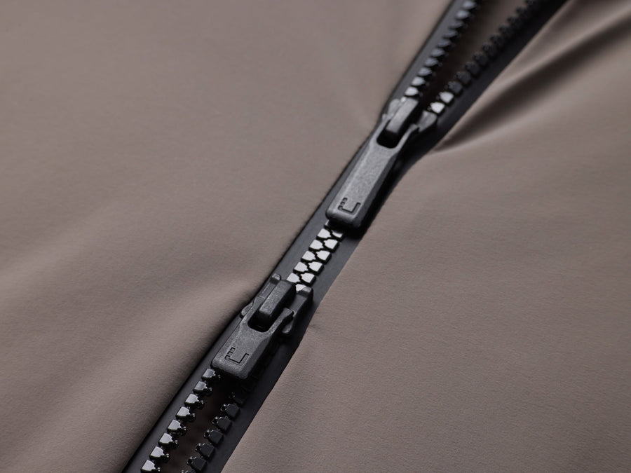 Phantom Down Jacket Dark Sand detalj