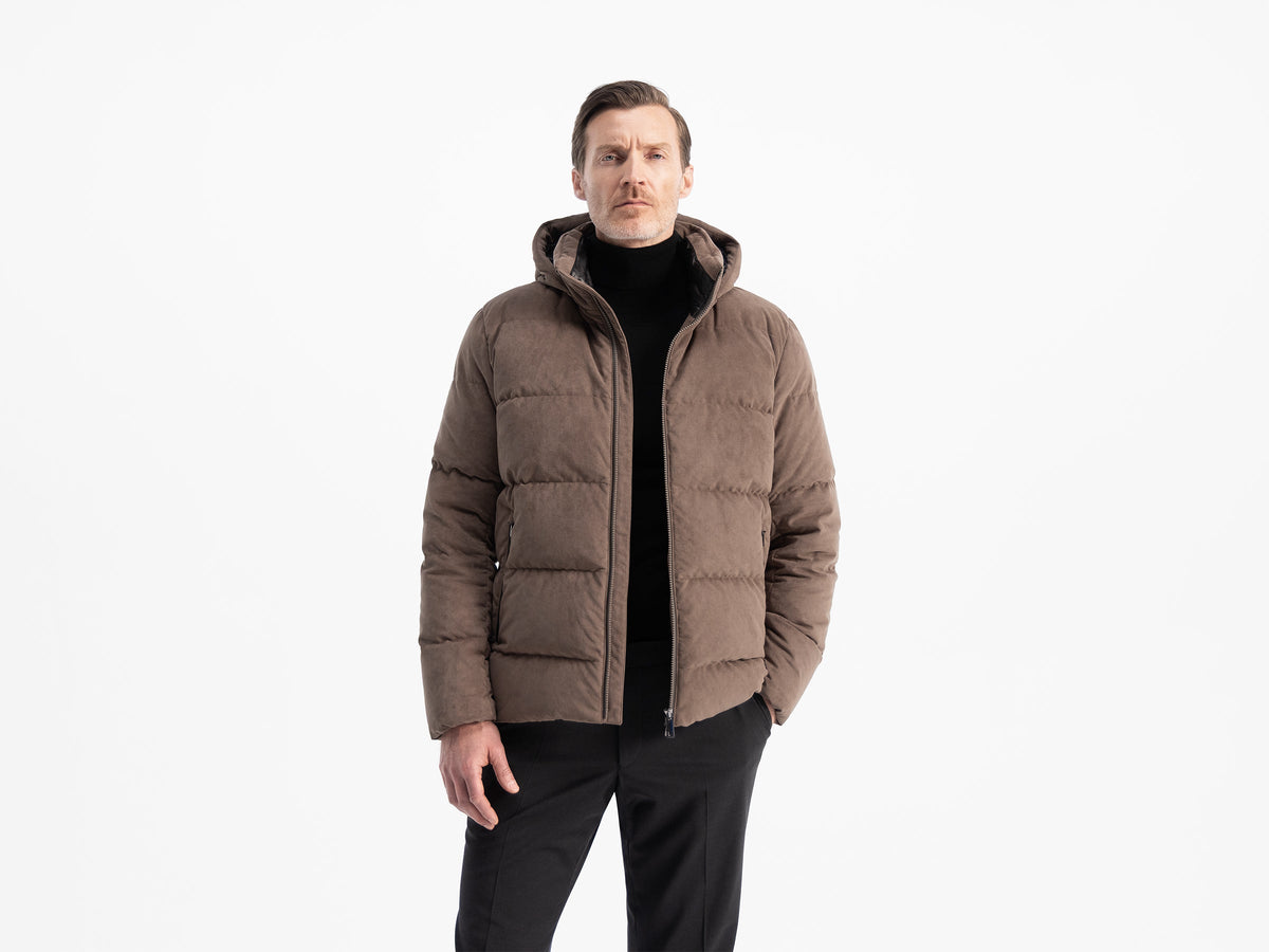 Concord Down Jacket Savile NeoSuede Sand - modellbilde