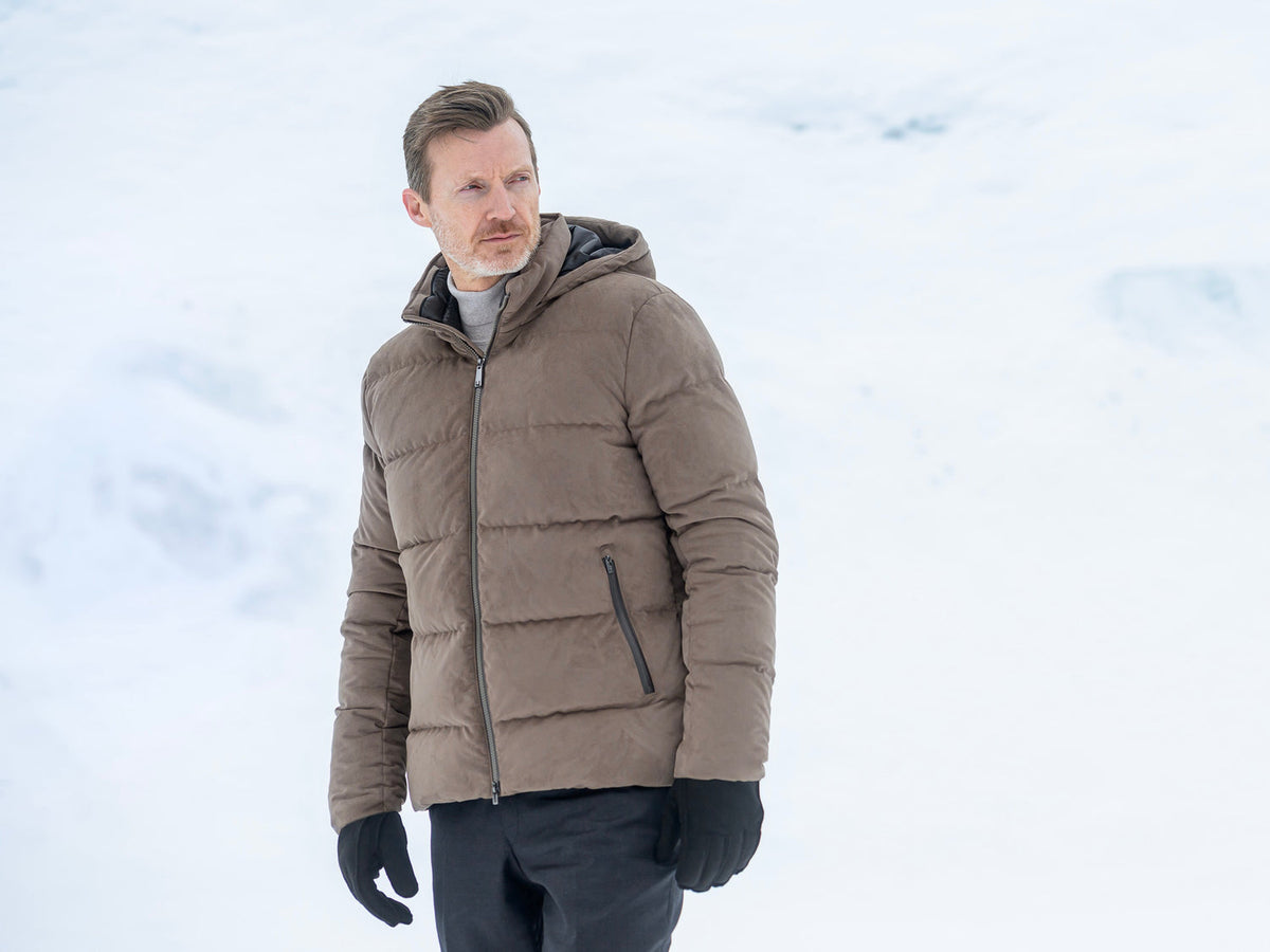 Concord Down Jacket Savile NeoSuede Sand - modellbilde