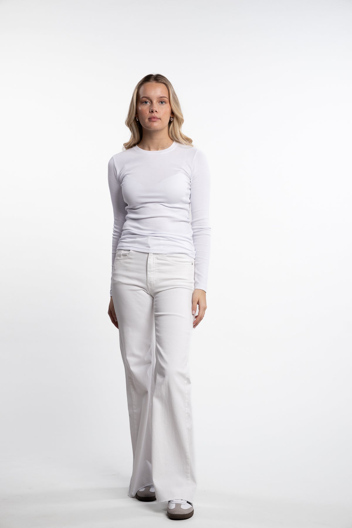 Alexa LS 7542- White