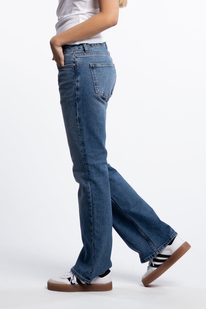 W Low Jeans- Mid Blue