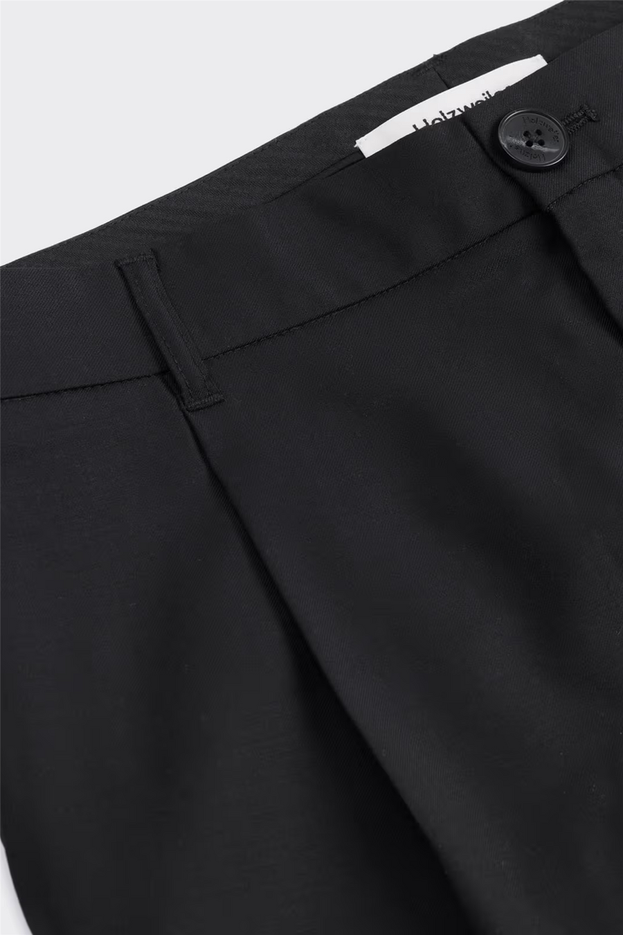 Wool Pleat Shorts Black