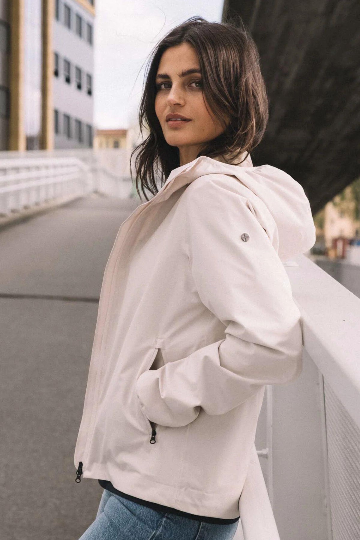 Veil II- Neutral White