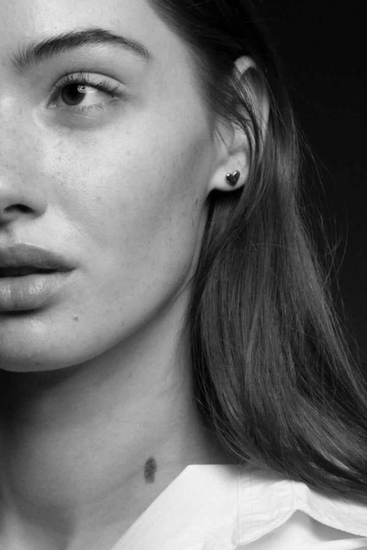 The Pebble Heart Studs- Gold