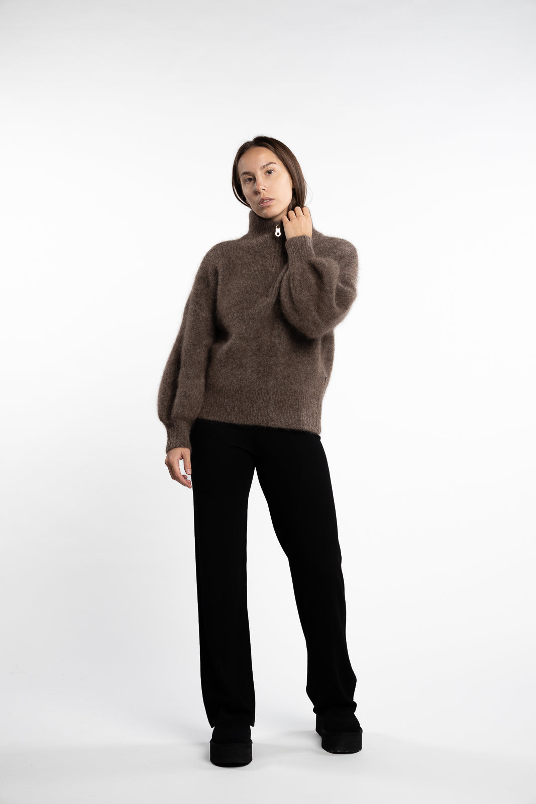 Li Chunky Sweater- Brown