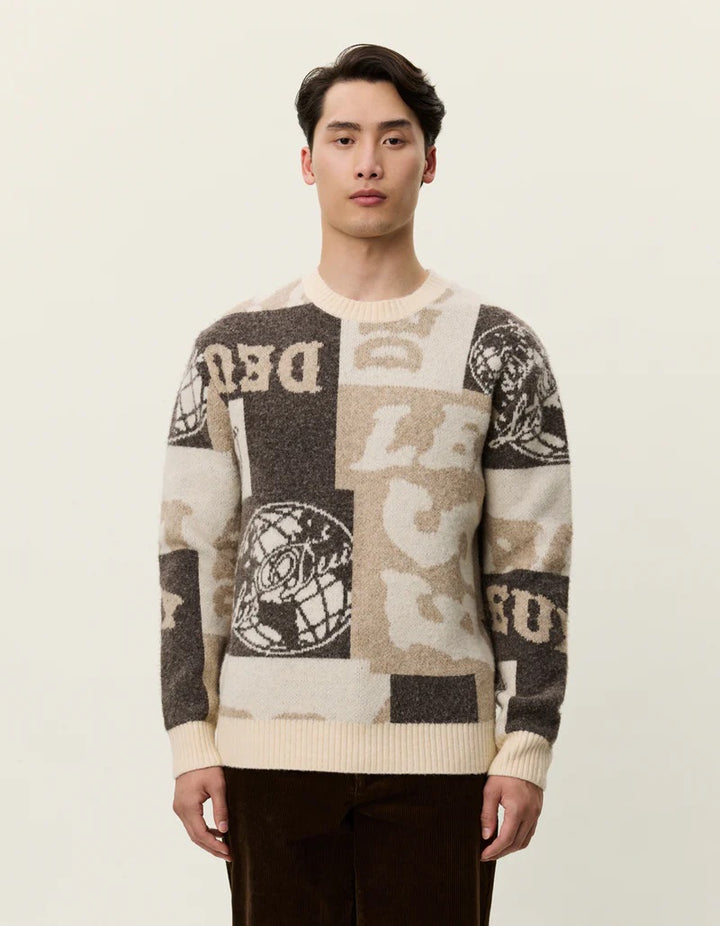 Globe Crewneck Knit Dark Sand