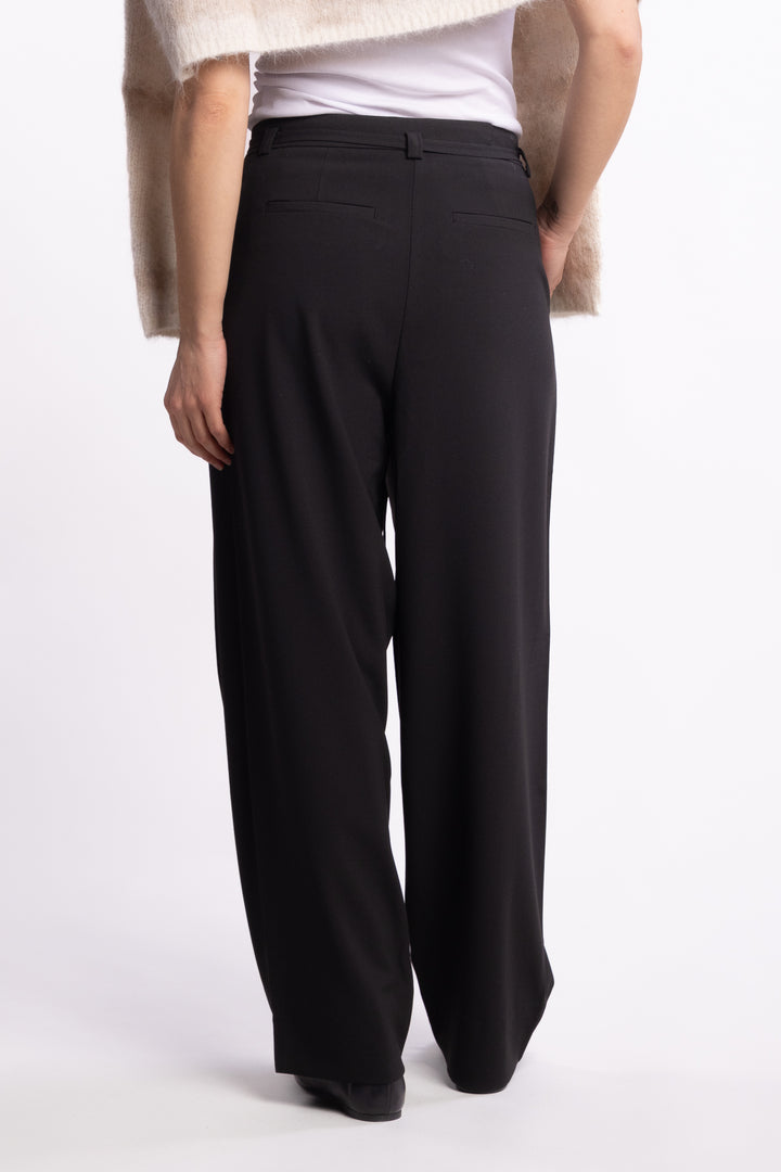 LanaFV - 285 Black Regular