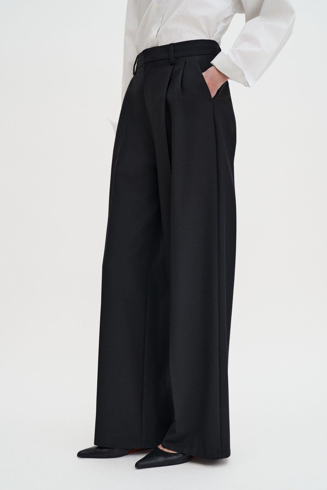 Darcey Wool Trousers- Black