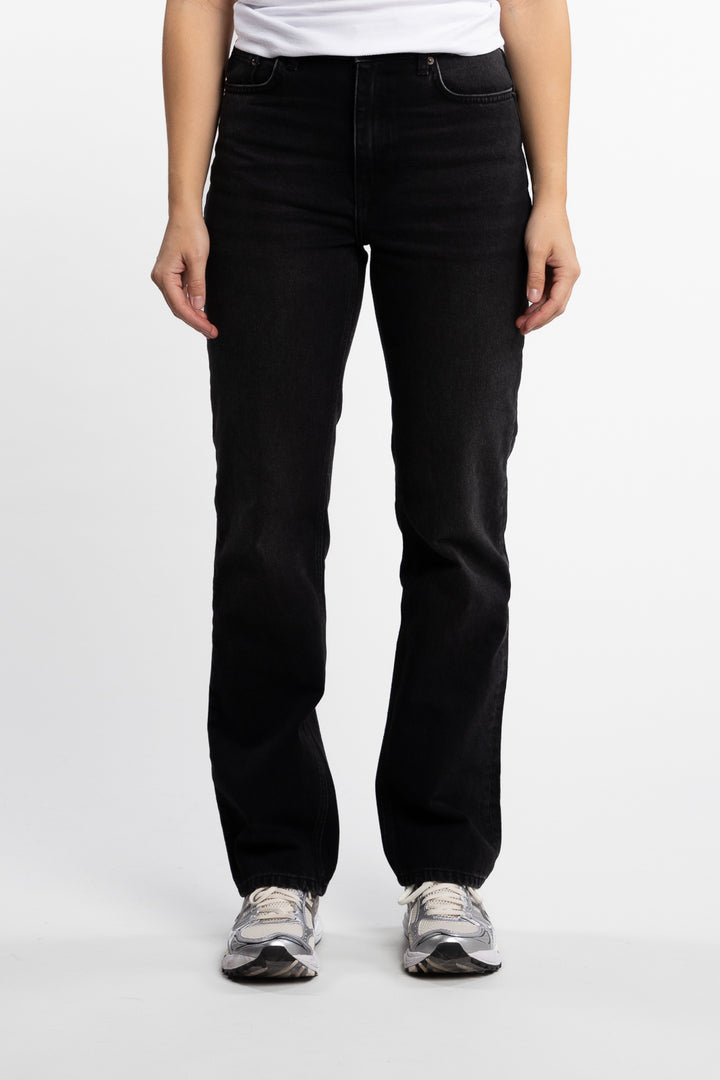 W Regular Jeans- Black Washed