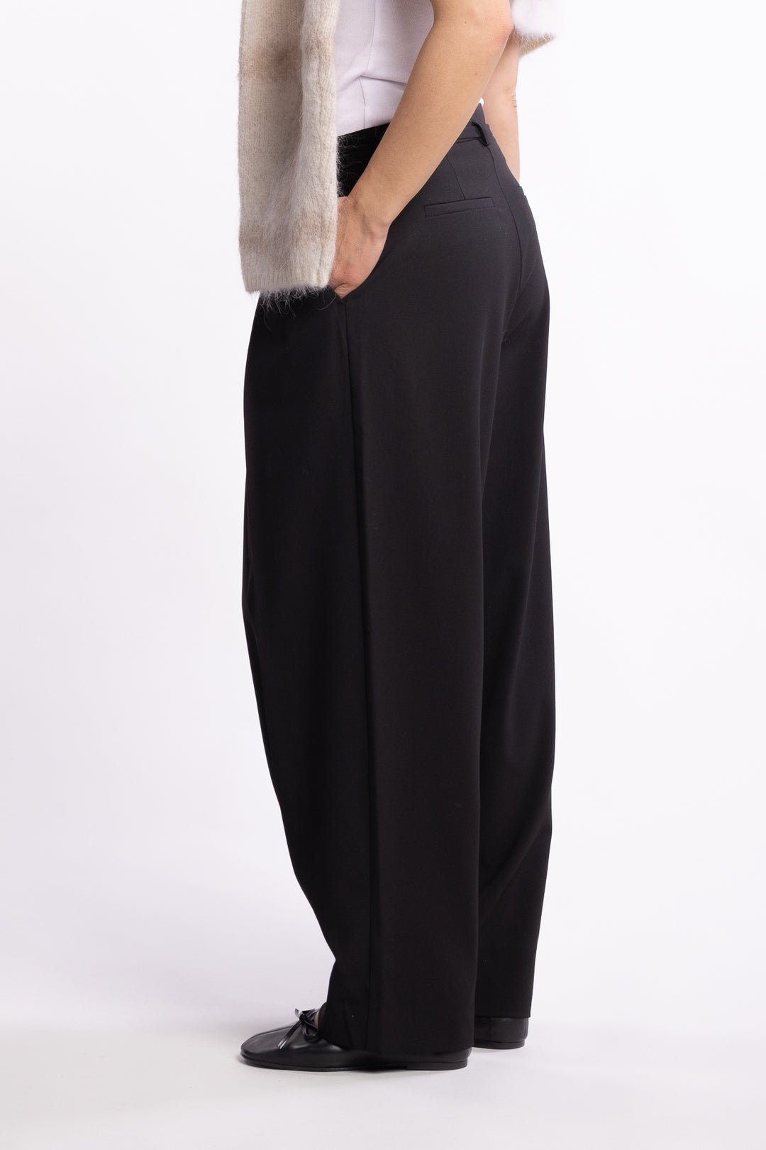 LanaFV - 285 Black Regular