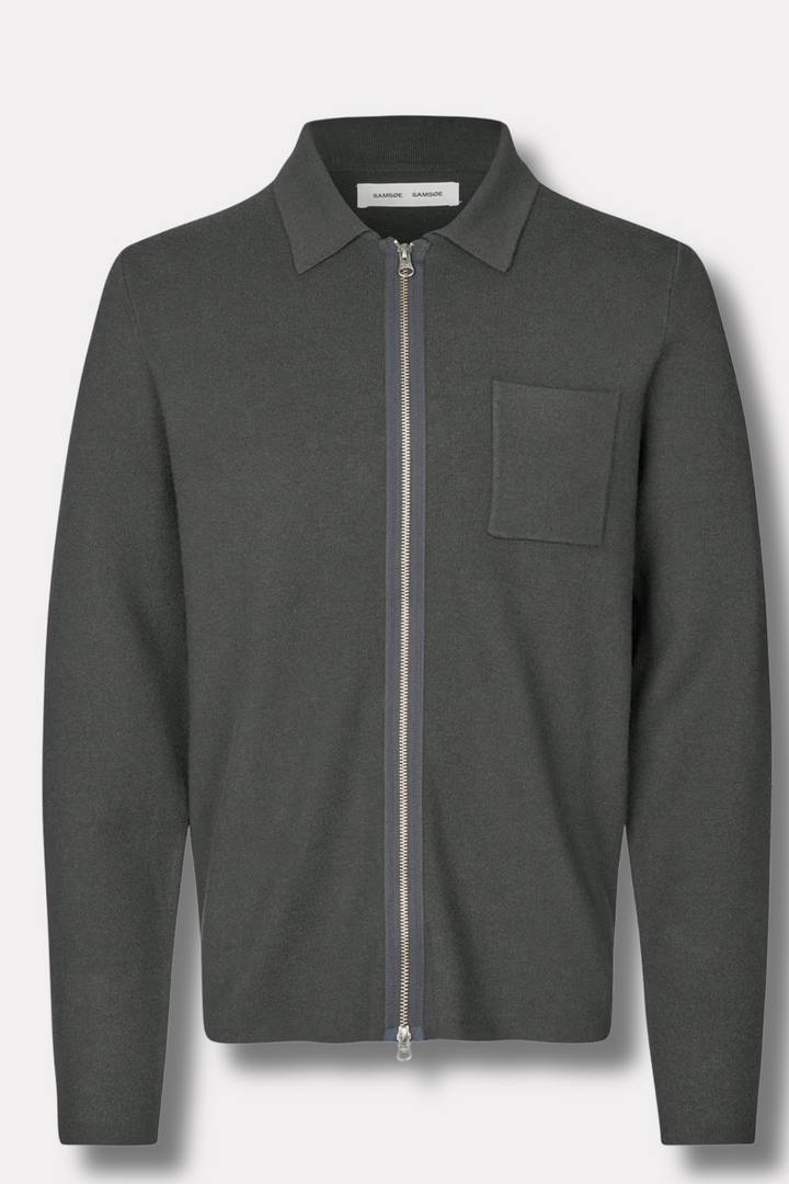 Guna x Zip Black Oyster