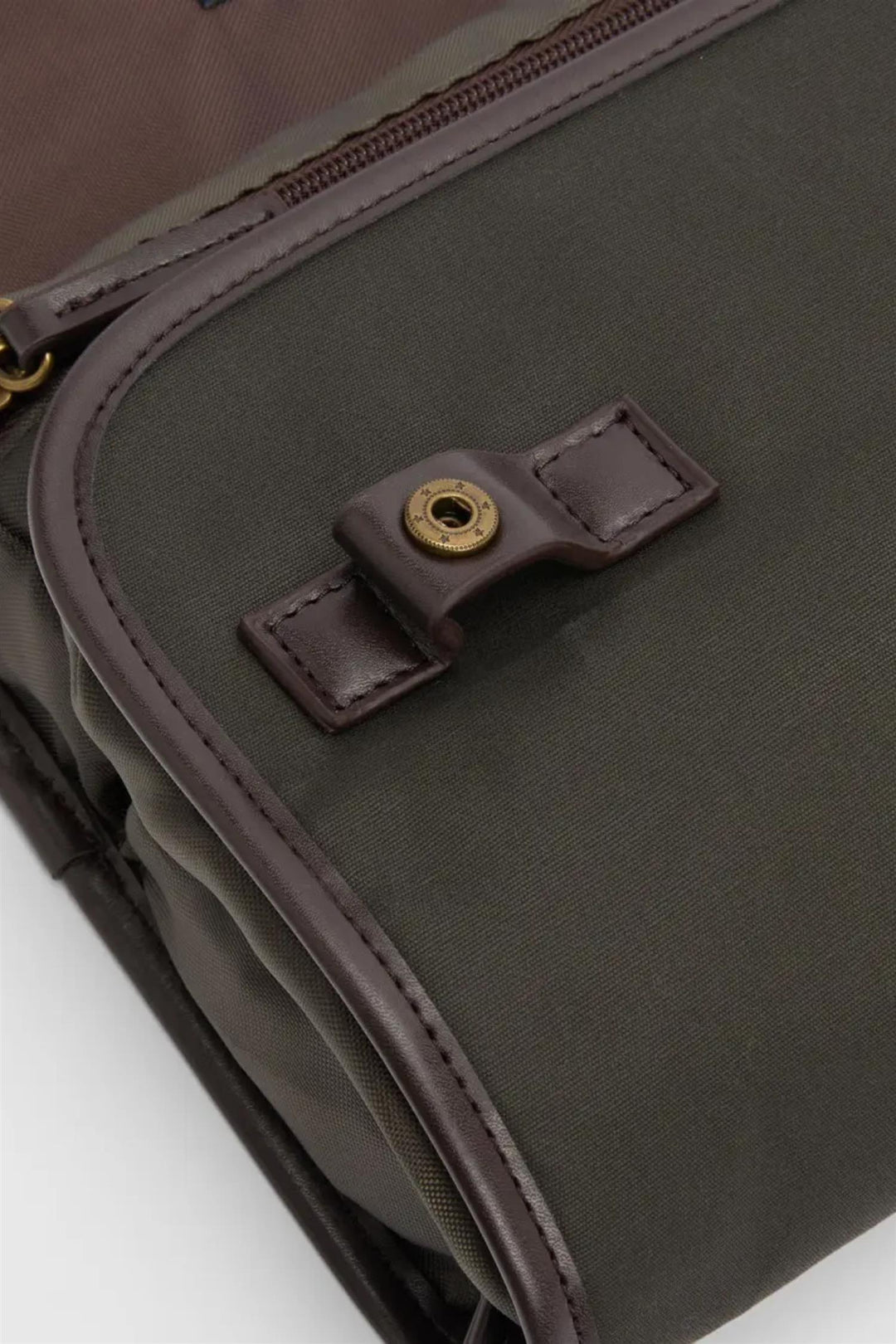 Wax Hanging Washbag Olive/Beacon