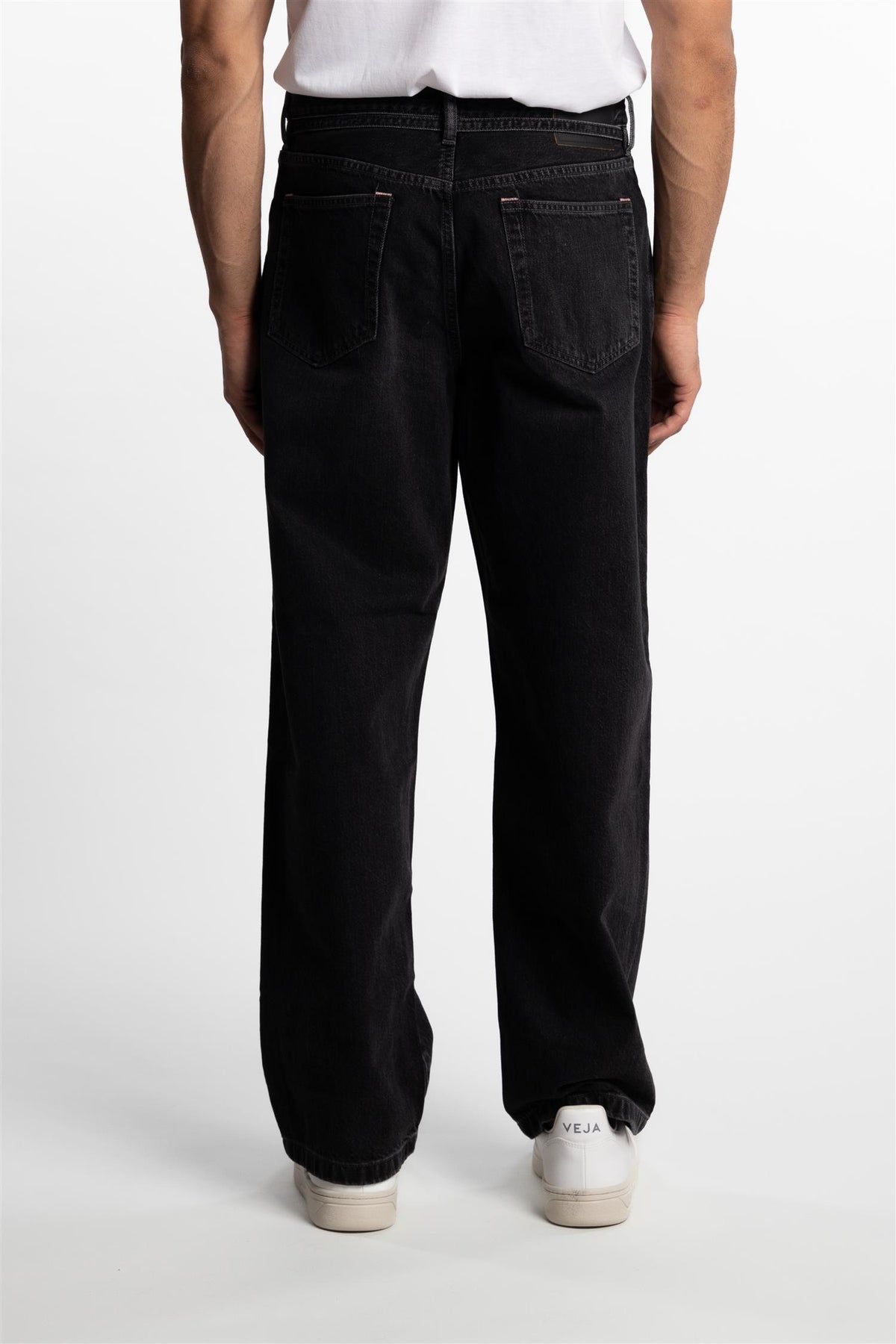 Loose Fit Jeans - 1991 Toj Black