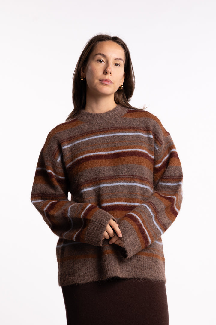 Fluffy Stripe Crew - Brown Stripe