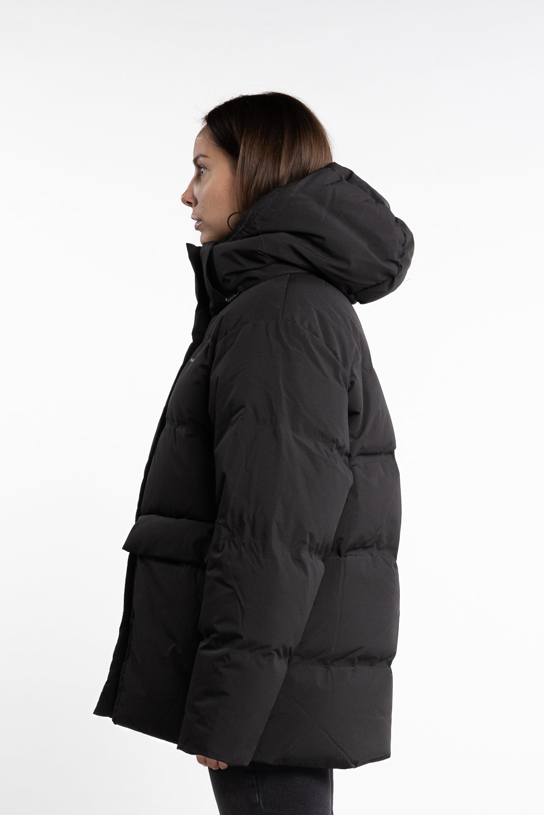 Besseggen Down Jacket- Black