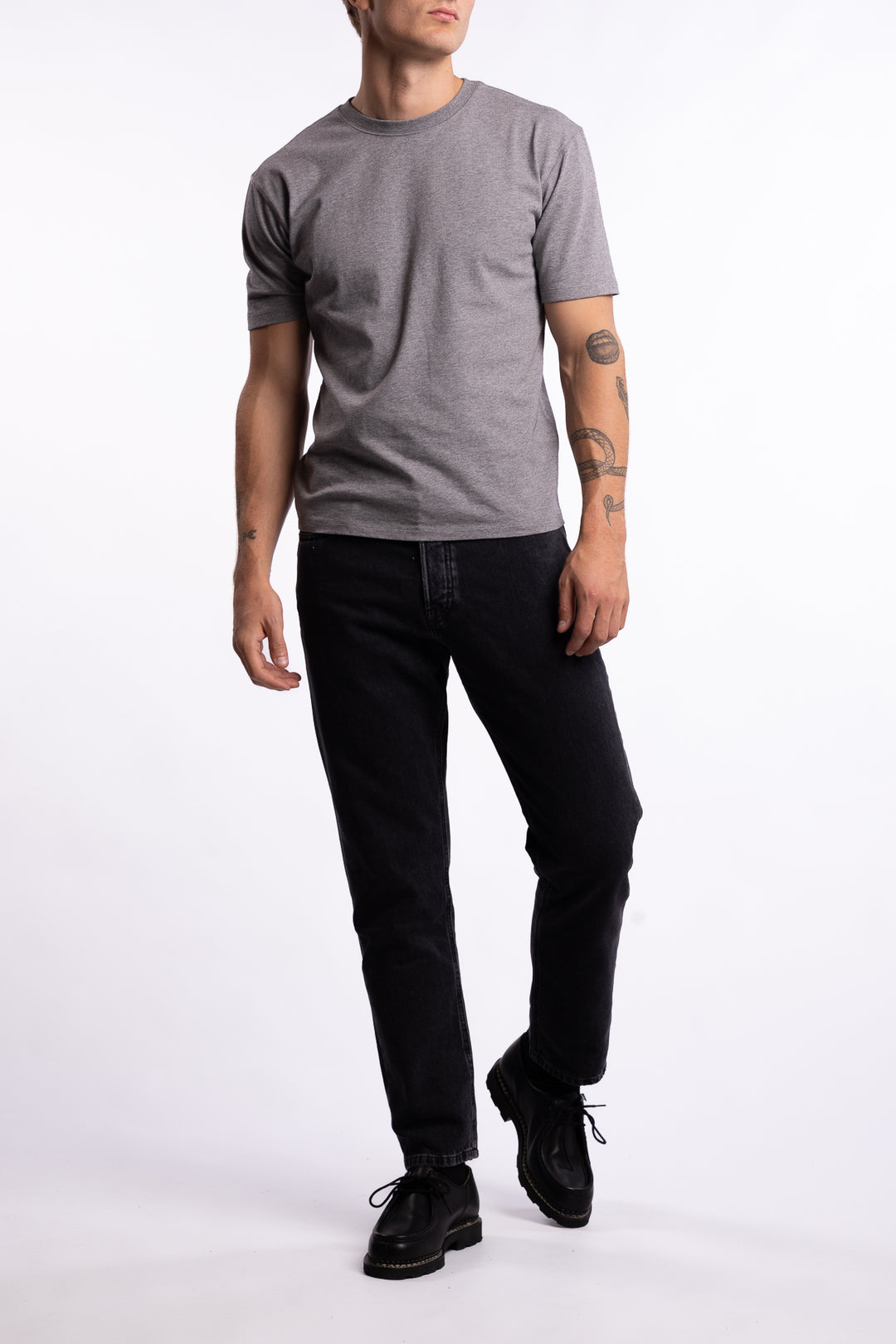 Kai Relaxed Tapered Fit Jeans Japan Shadow