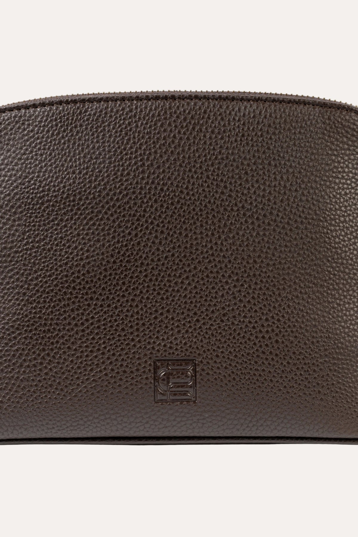 Cosmetic Pouch Large - Dark Brown, Camilla Pihl - nærbilde skinn