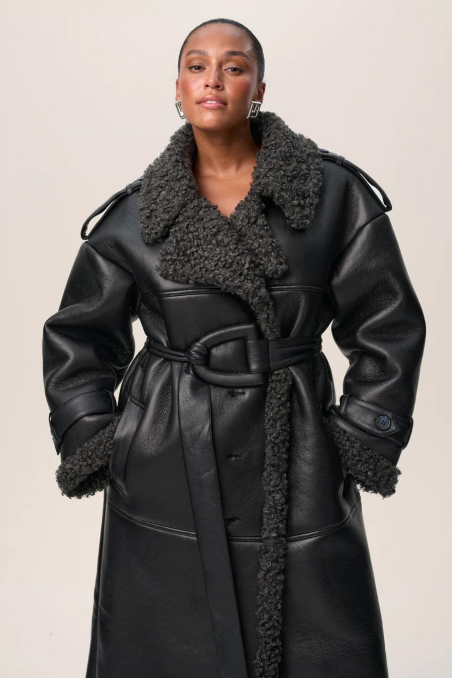 Manchester Coat- Black