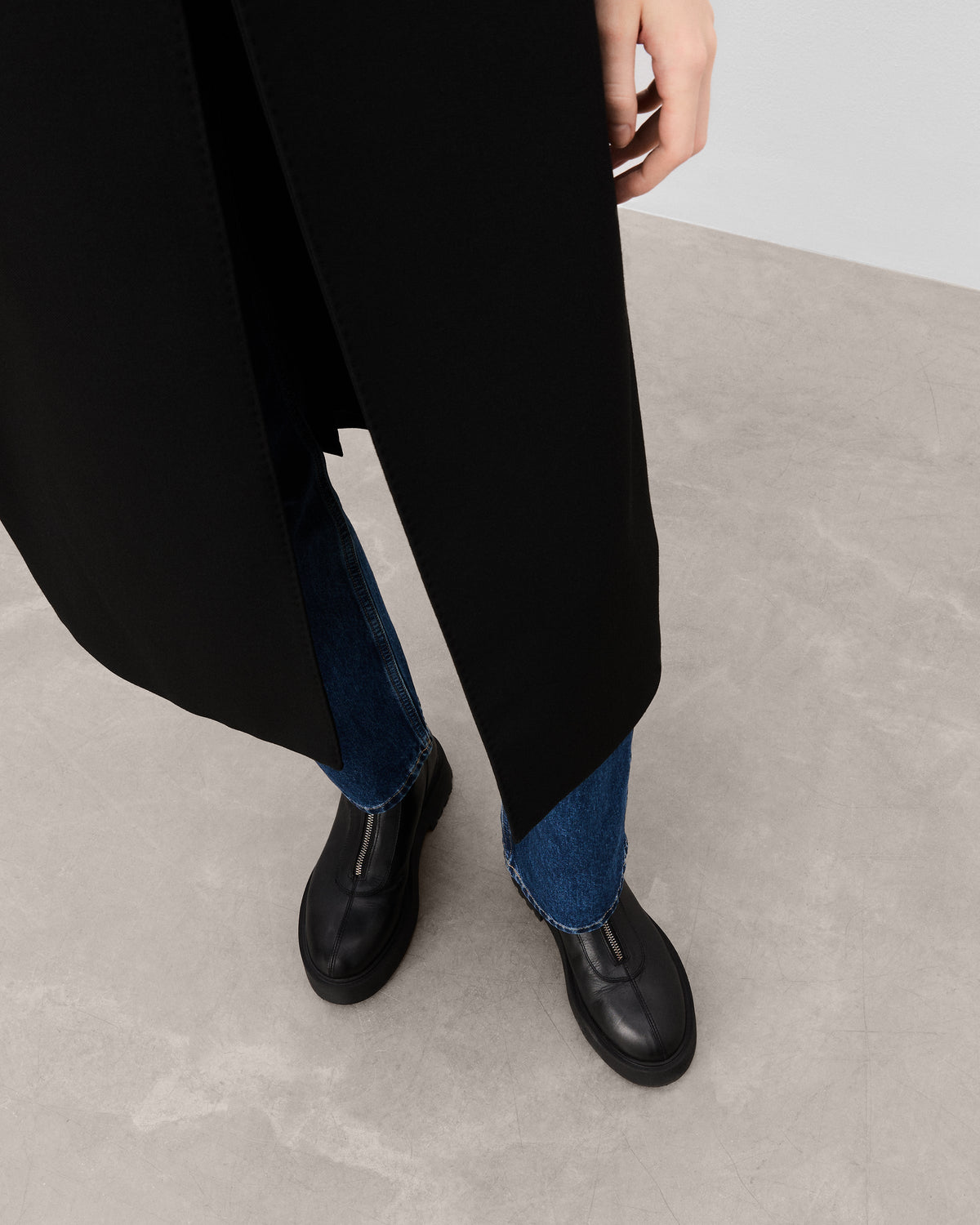 Alma Leather Black - modell