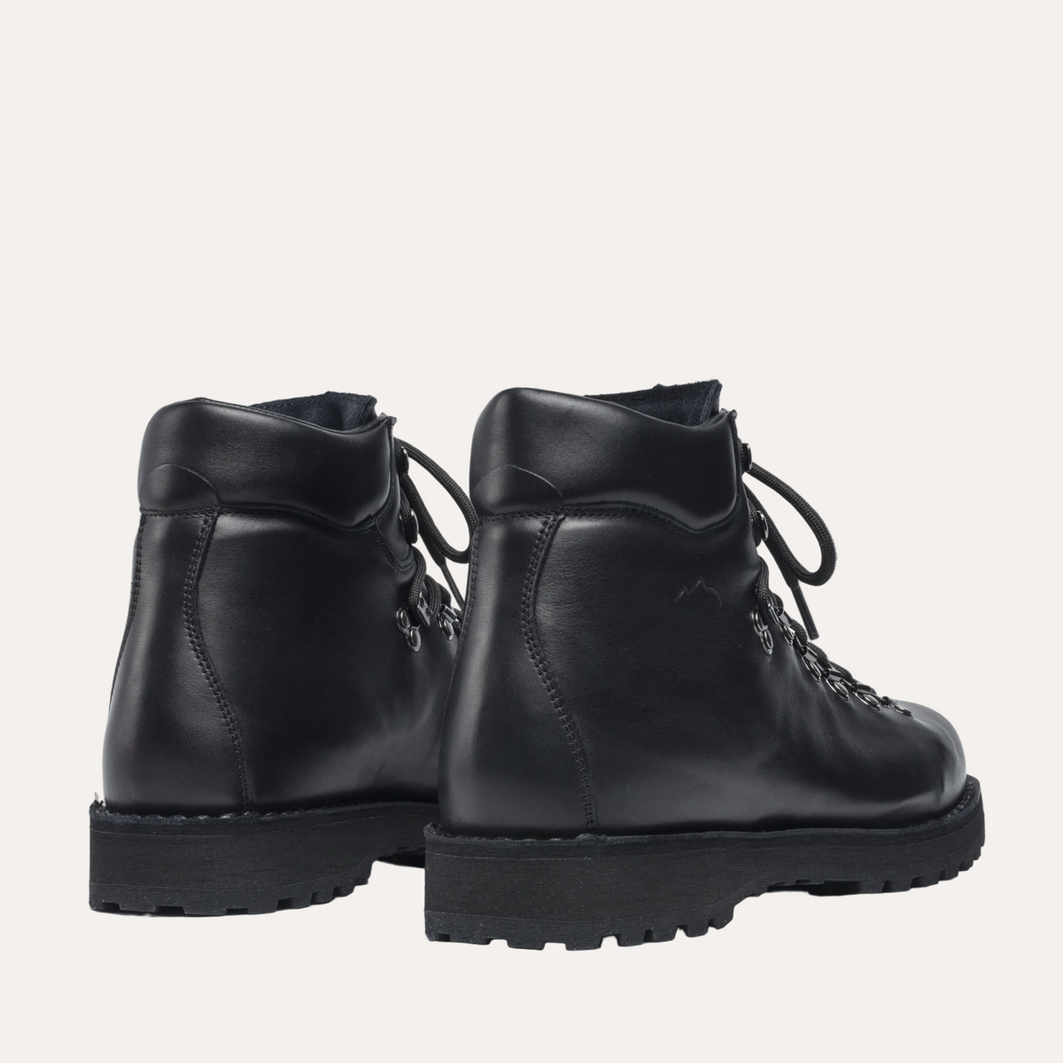 Roccia Vet Black Nappa – par sett bakfra