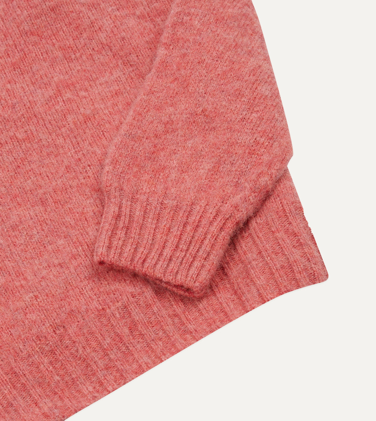 Brushed Shetland Crew Neck Jumper Pink – detalj