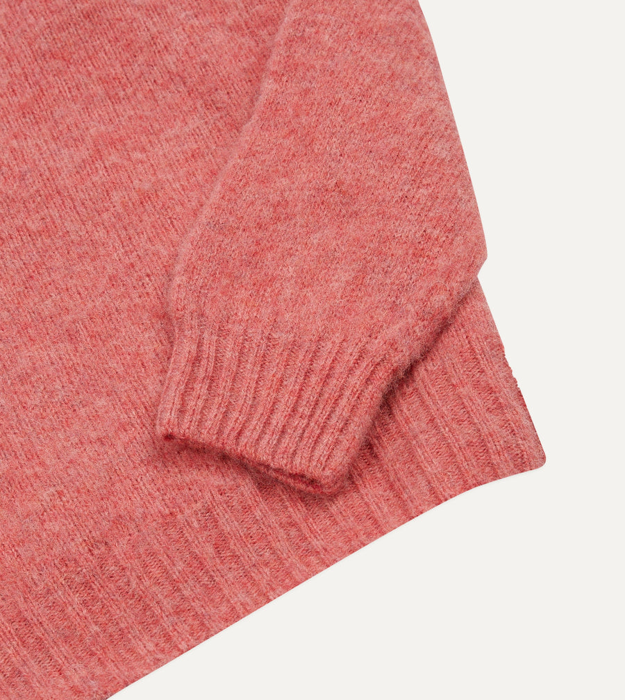 Brushed Shetland Crew Neck Jumper Pink – detalj