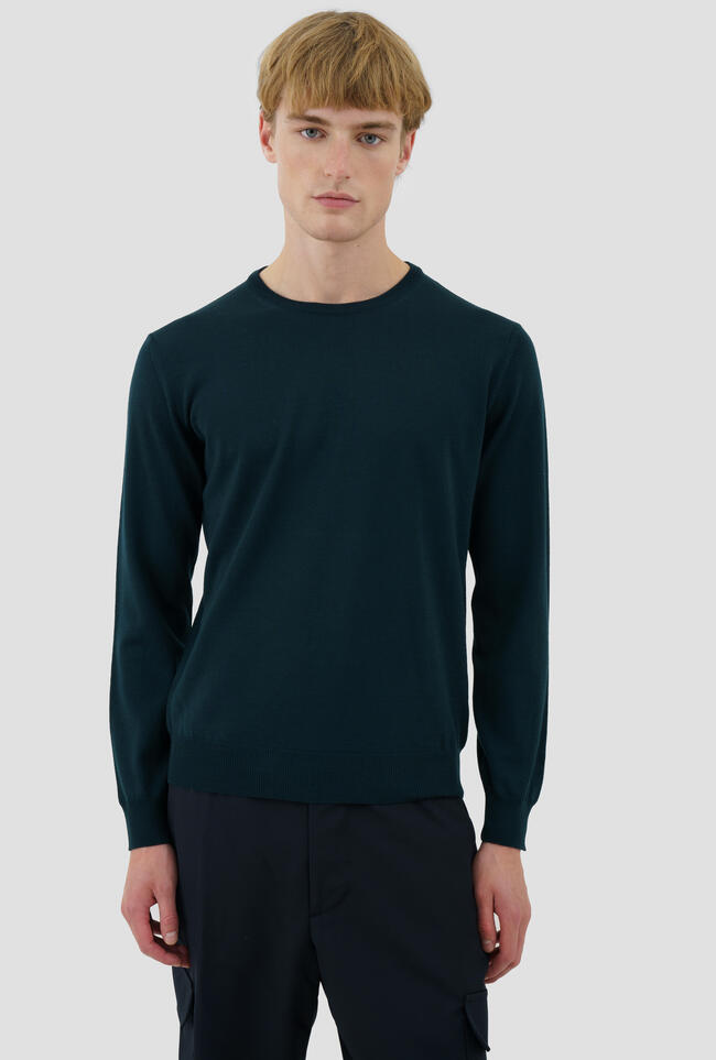Crew Neck Merino Wool Sweater Dark Green – modell frontvisning