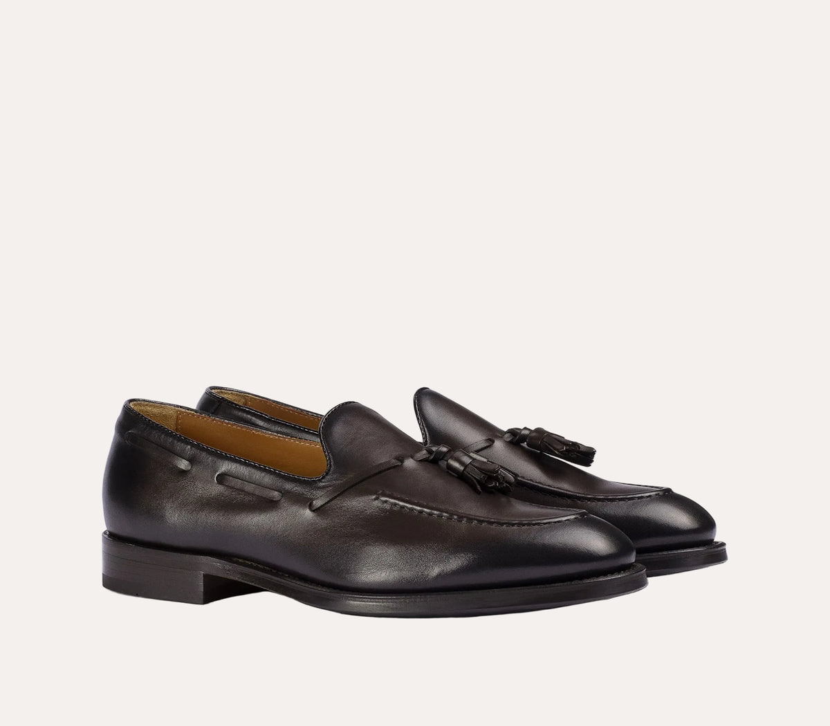 Doucal's Tassel Loafer Dark Brown Leather - vinklet