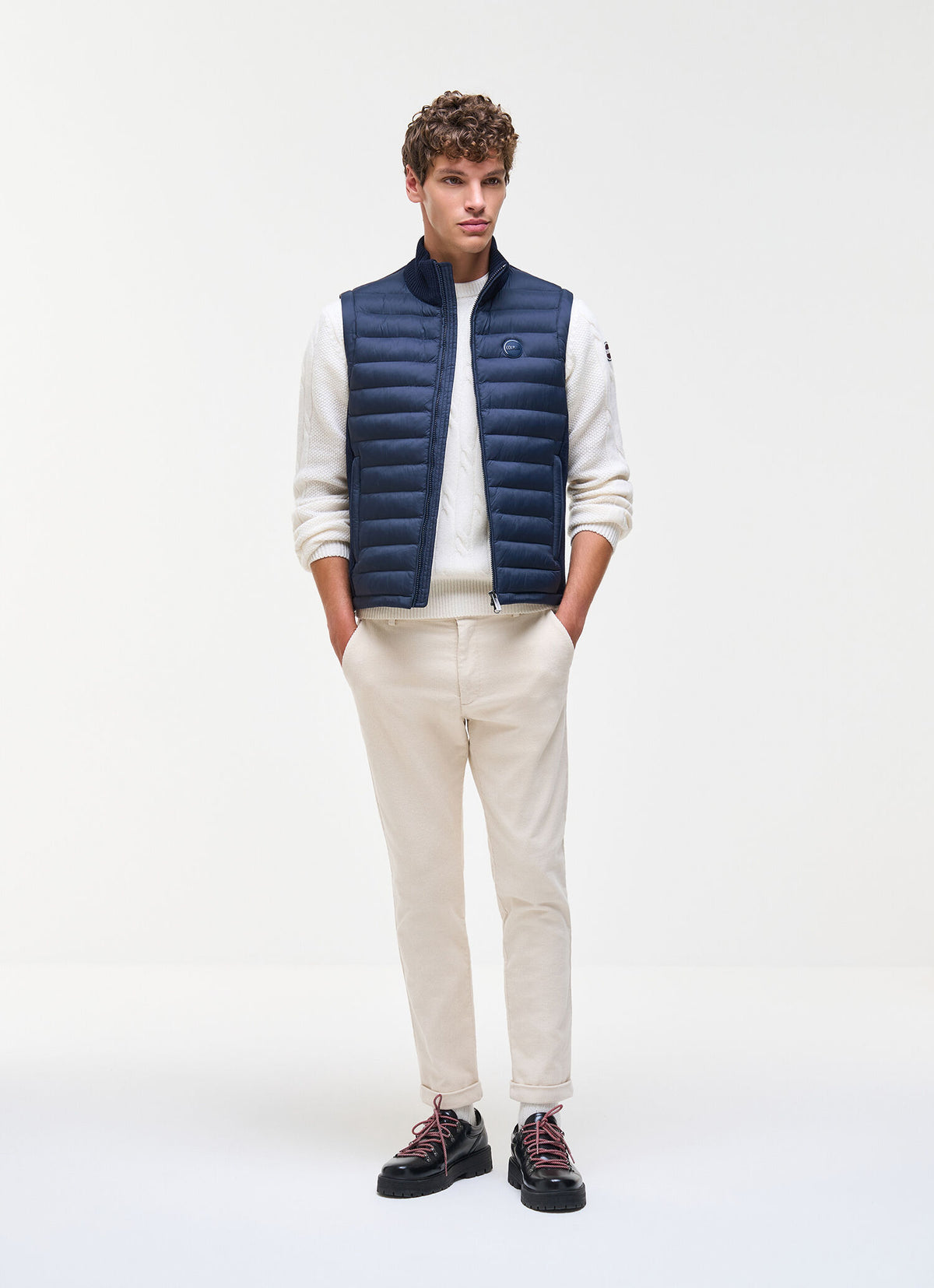 Gilet With Knit Inserts Navy Blue - modellbilde