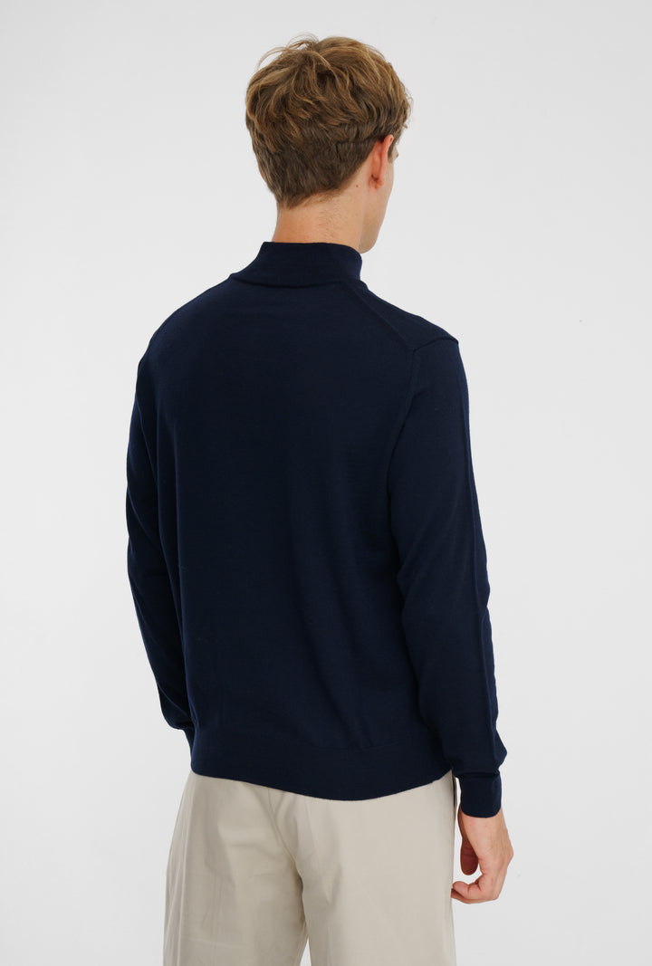 Merino Wool Half Zip Navy – modellbilde