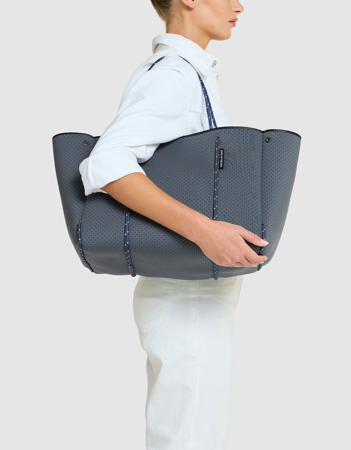 Escape Tote- Pewter