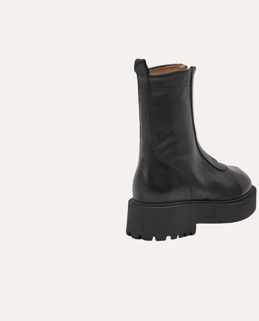 Alma Leather Black - detalj bakfra