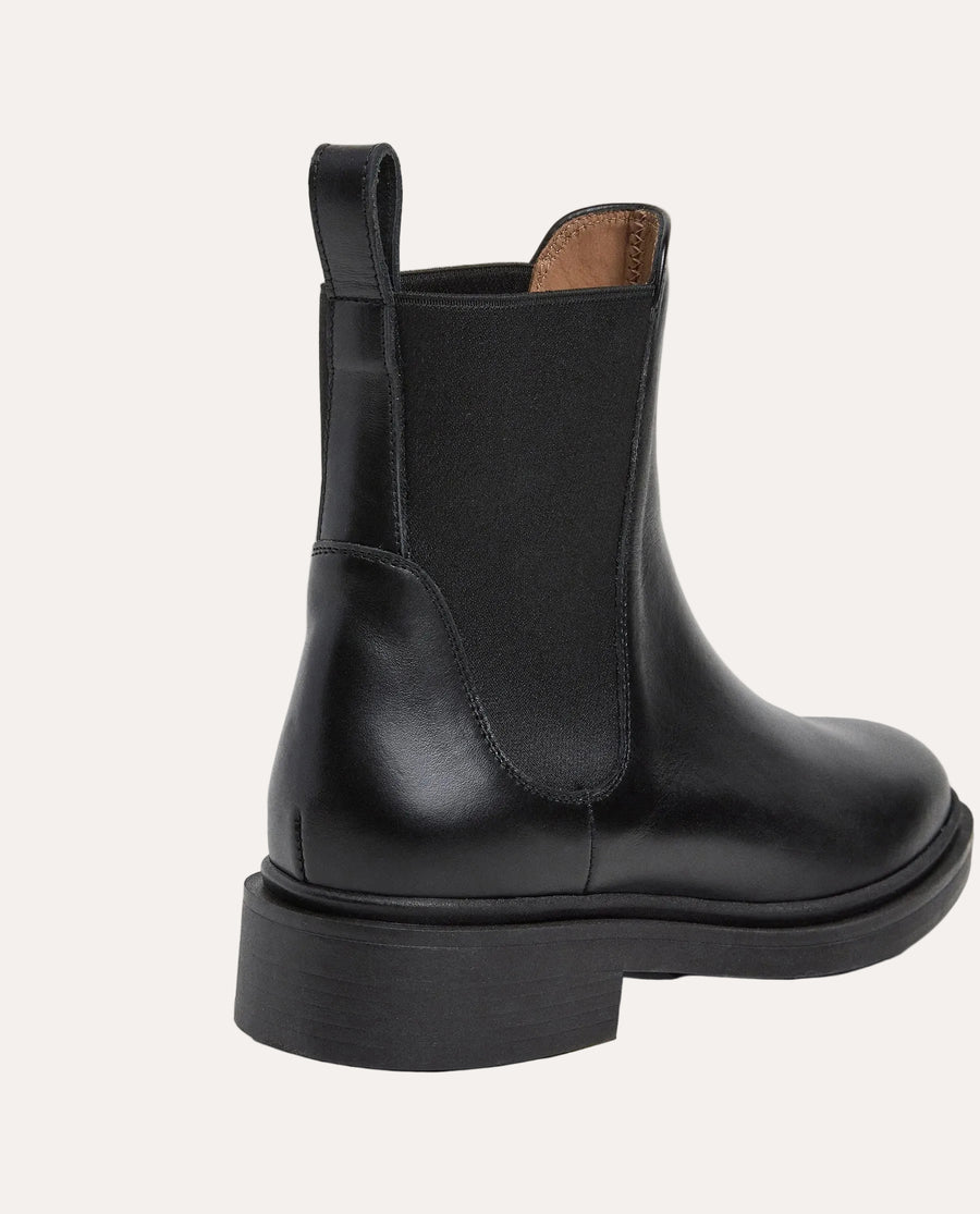 Fiona Leather Black - detalj bakfra