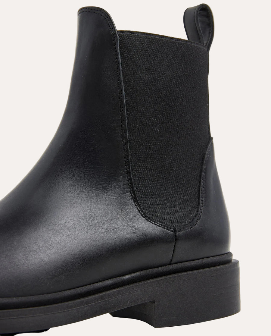 Fiona Leather Black - detalj sidepanel