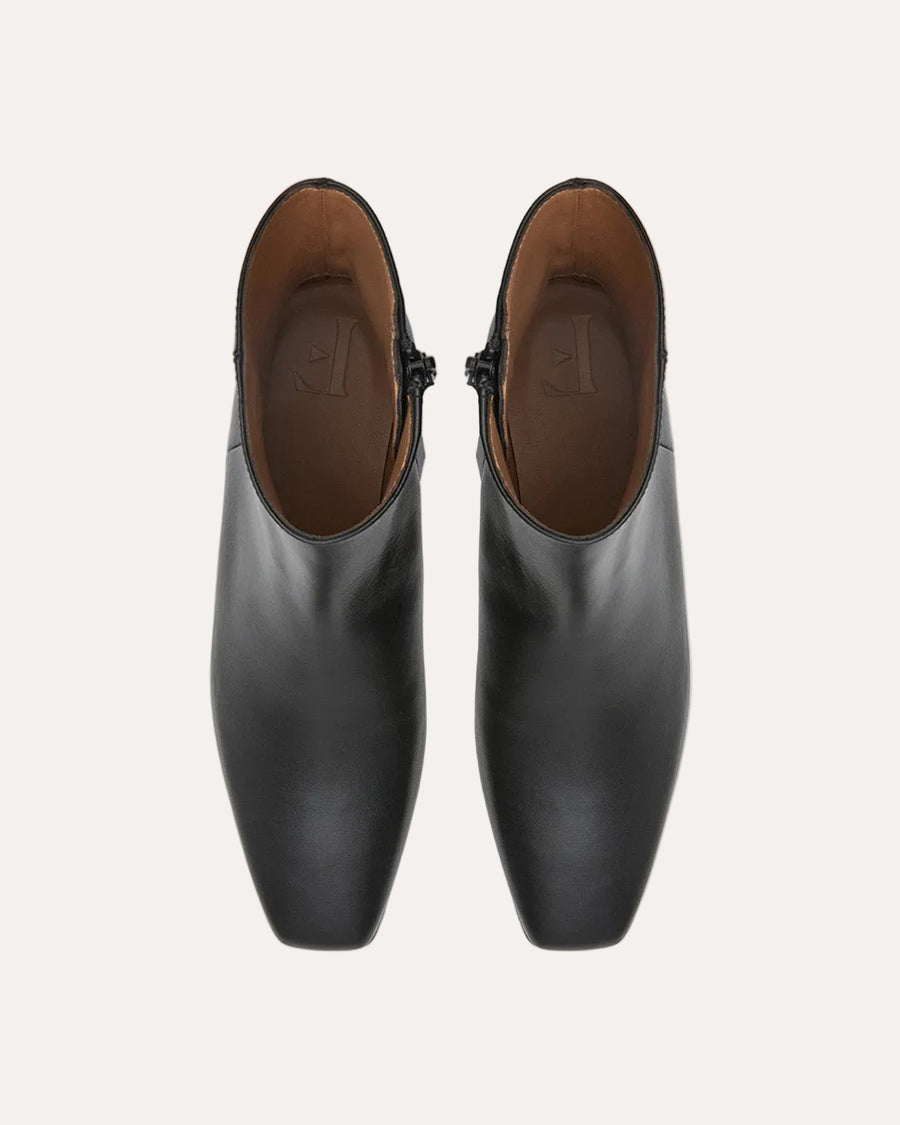 Rami Leather Black - packshot ovenfra