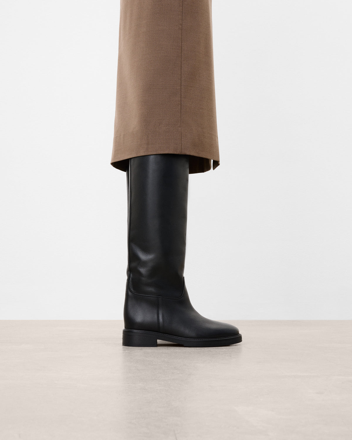Florentine Leather Black - modell