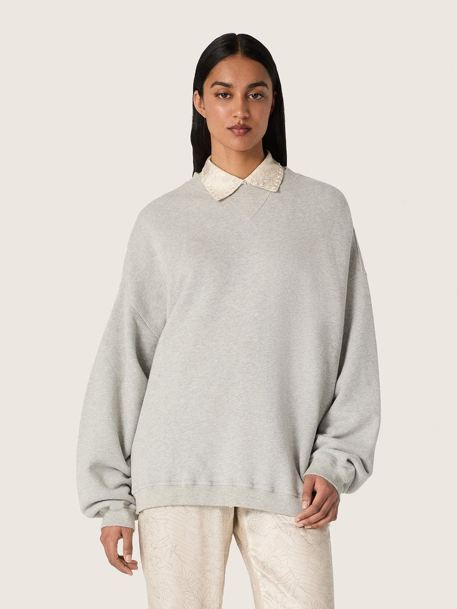 Journey Oversize Crewneck Sweatshirt Grey – på modell forfra